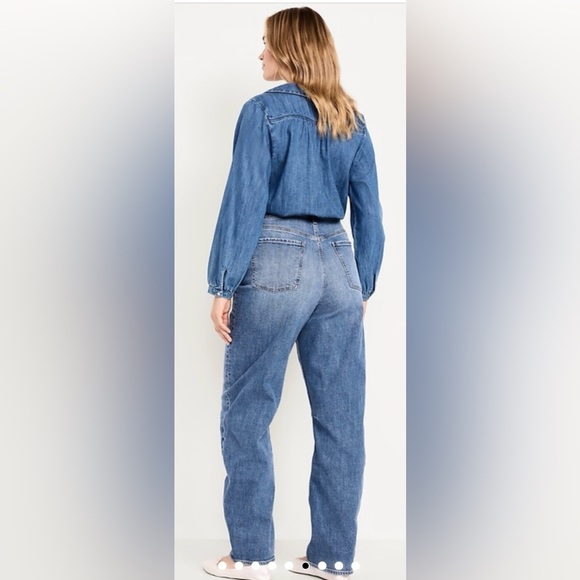 Old Navy High-Waisted Barrel Full Length Jeans in Medium Wash - Picture 10 of 13